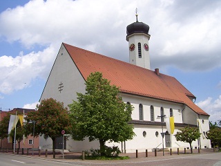 Festgeschmückte Kirche St. Wolfgang